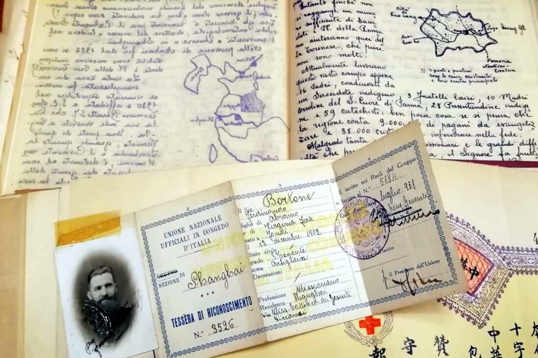Notes, letters and identity document of Fernando Bortone, Jesuit missionary in China in the early 20th century - Documents preserved in the Historical Archives of the Jesuit Euro-Mediterranean Province in Rome