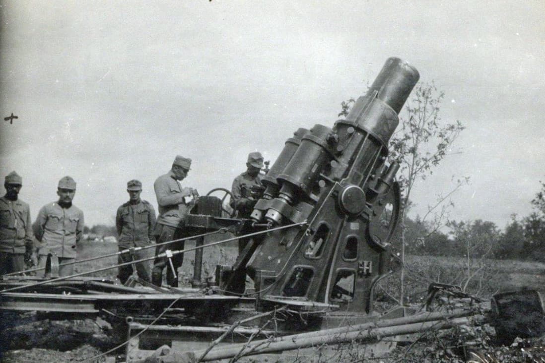 Soldiers with cannon in Ukraine, dated 19/06/1915 - Historical Archives - Jesuits, Euro-Mediterranean Province