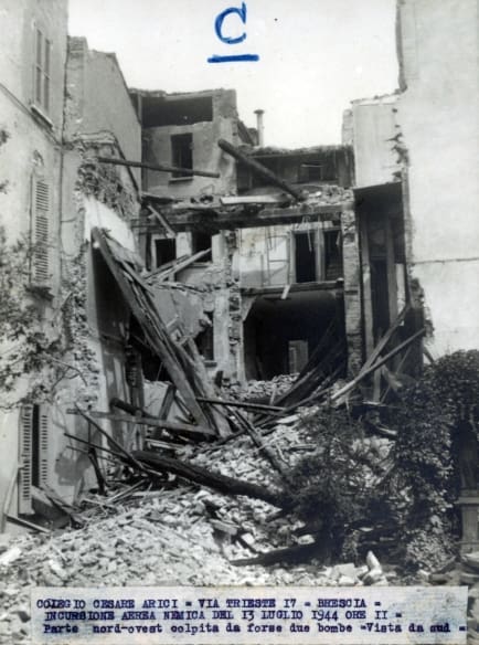 Photograph of the ruins of the Arici College in Brescia after the bombings of World War II - Historical Archives - Jesuits, Euro-Mediterranean Province